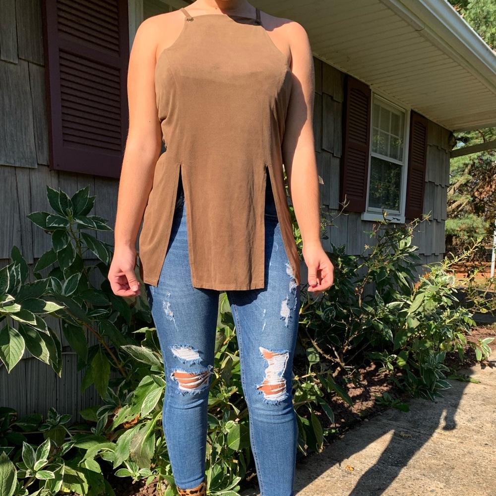 Cut-Out High Neck Tank